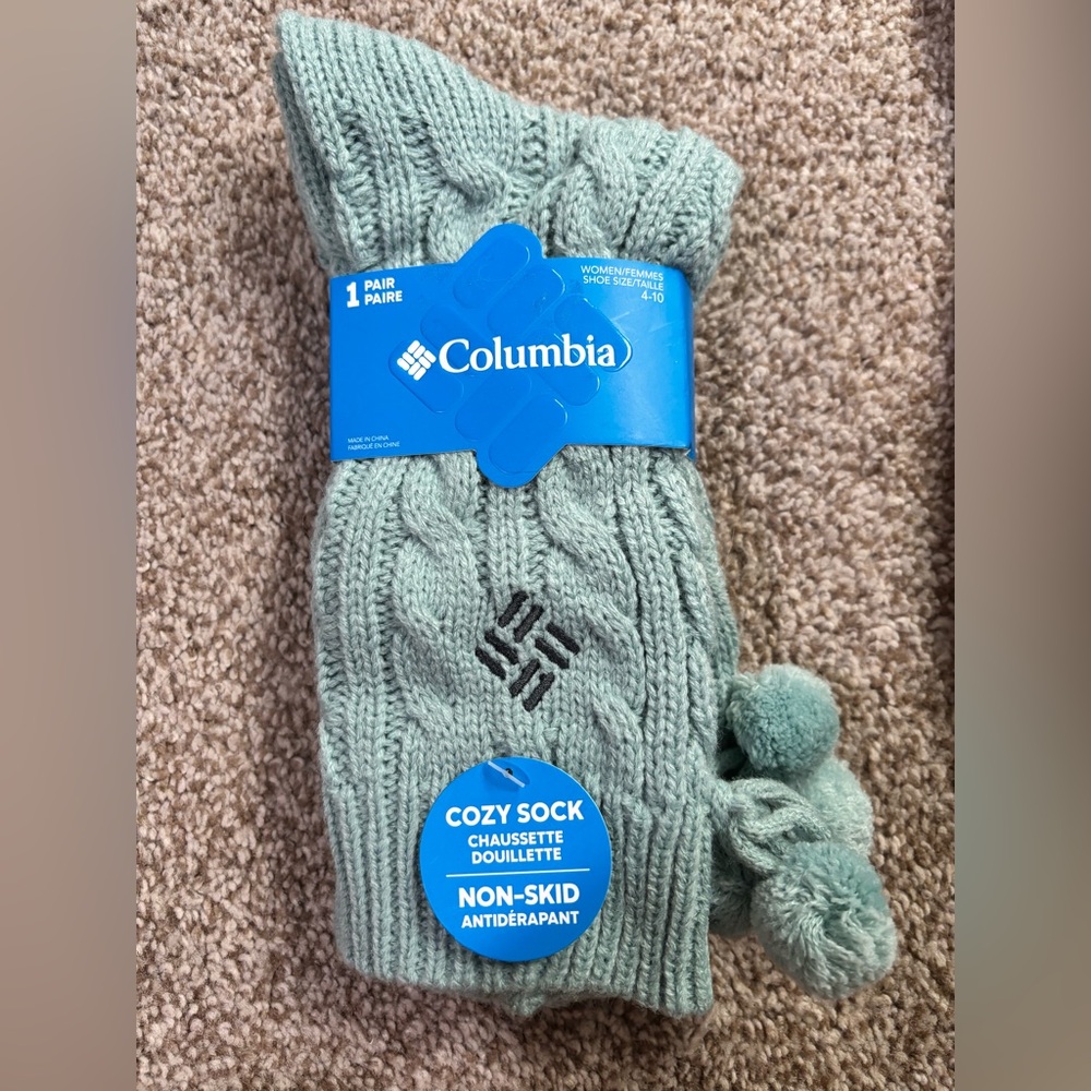 Columbia Soft Mint Green Non-Skid Socks